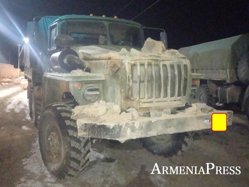 «Էս ինչ արեցի ես․․․»․ վառարանի մեջ բենզին լցնող կապիտանը զորանոցի դիմաց փորձել է ինքնասպան լինել․ նոր՝ բացառիկ կադրեր ու մանրամասներ